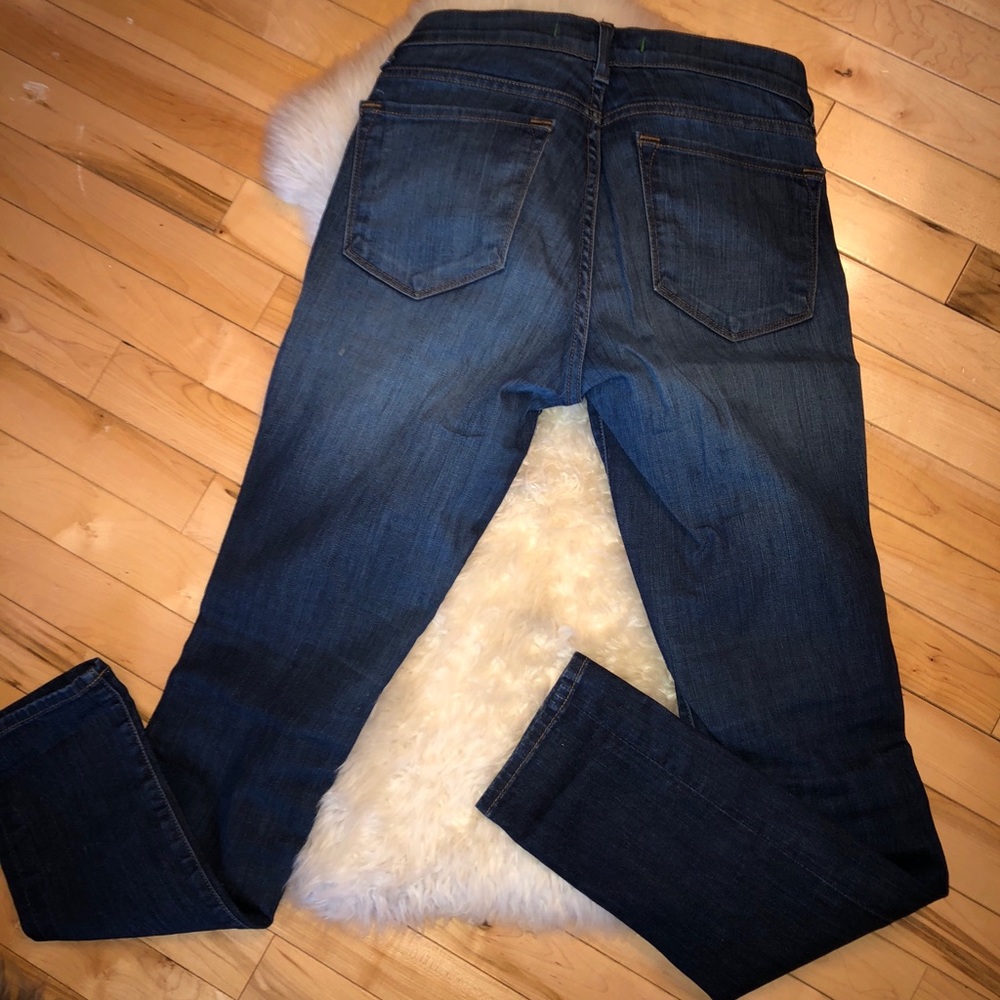 Everyday blue jeans - Picture 3 of 4